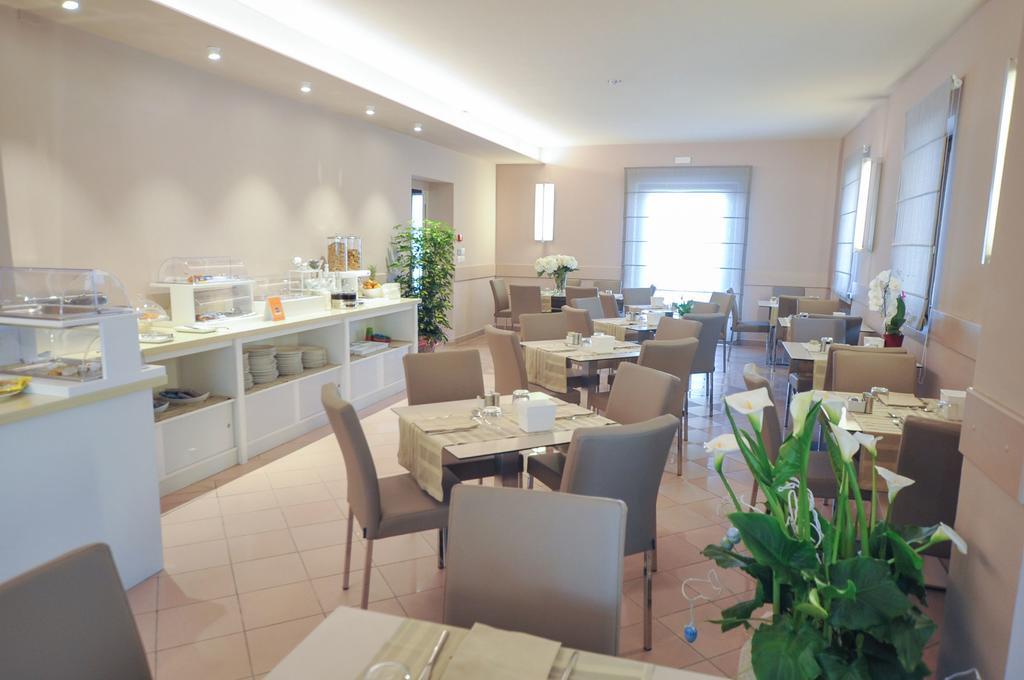 Hotel Dori Peschiera del Garda Ngoại thất bức ảnh