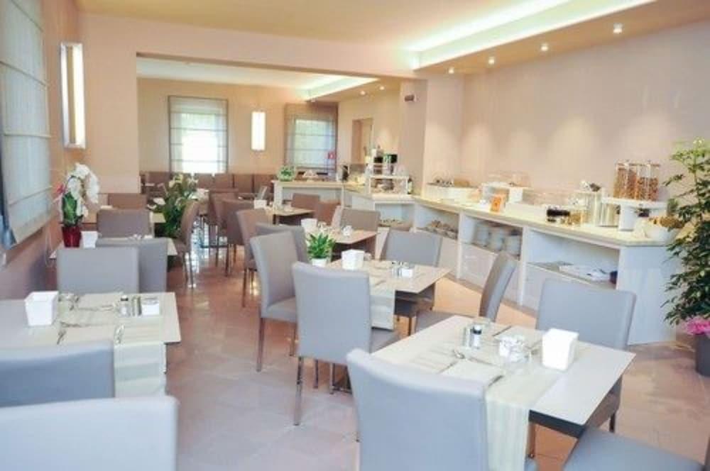 Hotel Dori Peschiera del Garda Ngoại thất bức ảnh