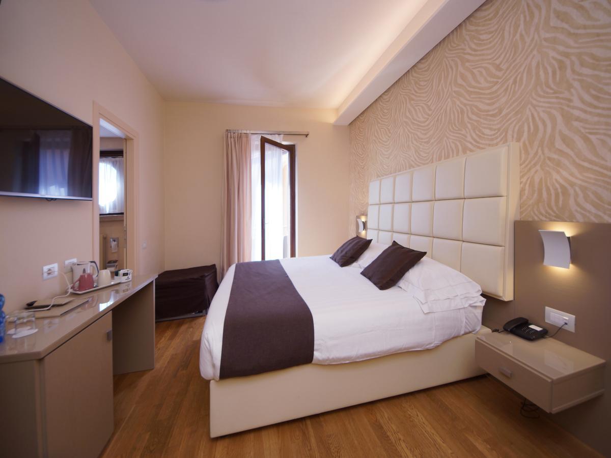Hotel Dori Peschiera del Garda Ngoại thất bức ảnh